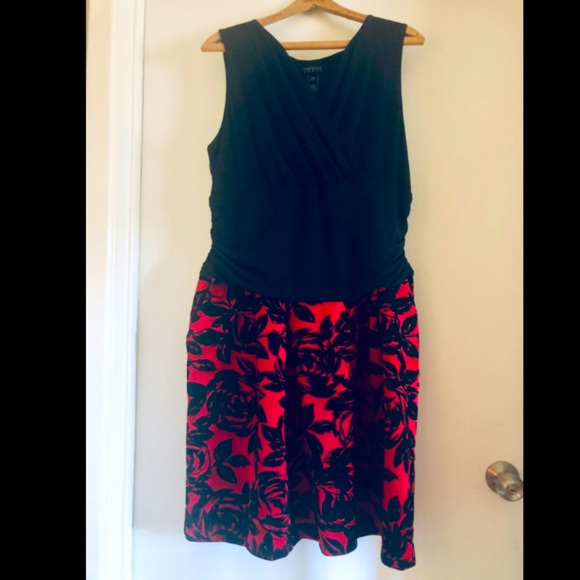 Sleeveless Black &Red Enfocus Dress - Picture 1 of 2